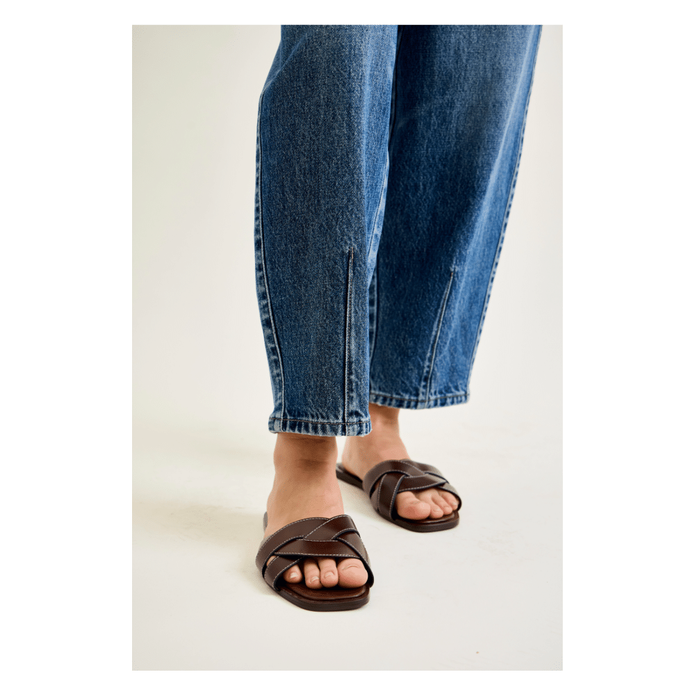 Judy Blue Rigid Front Stretch Back Barrel Jean - Image 3